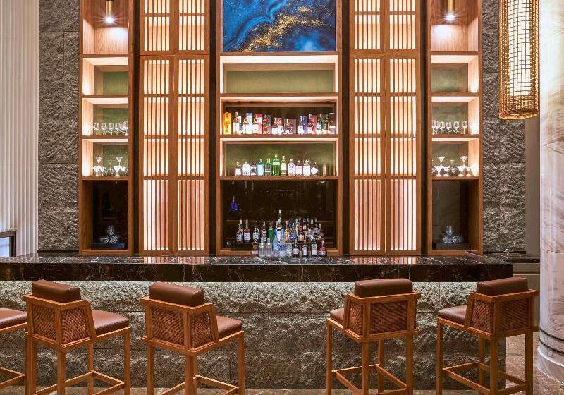 هتل Mövenpick Resort Waverly Phu Quoc