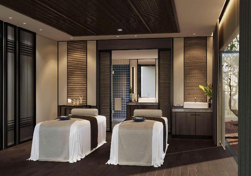 هتل Mövenpick Resort Waverly Phu Quoc