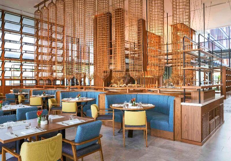 هتل Mövenpick Resort Waverly Phu Quoc