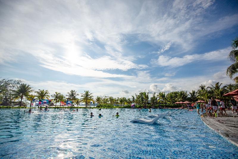 هتل Mövenpick Resort Waverly Phu Quoc