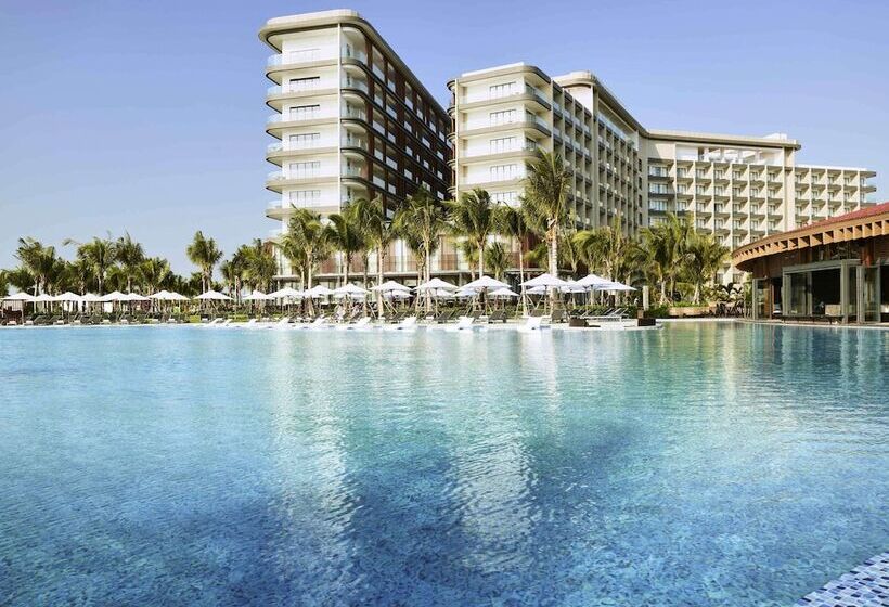 هتل Mövenpick Resort Waverly Phu Quoc