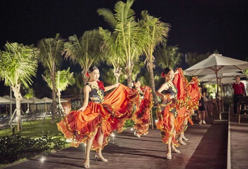 هتل Mövenpick Resort Waverly Phu Quoc