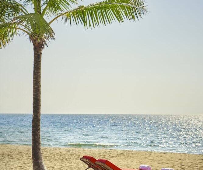 هتل Mövenpick Resort Waverly Phu Quoc