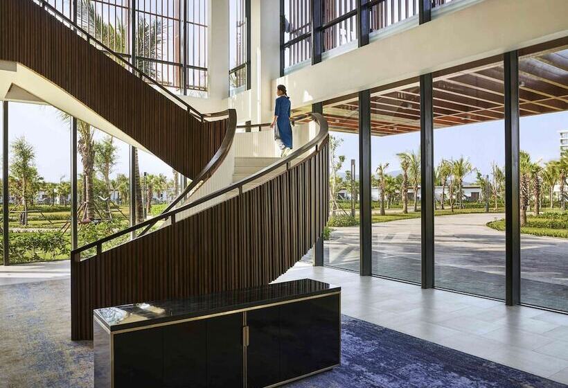 هتل Mövenpick Resort Waverly Phu Quoc