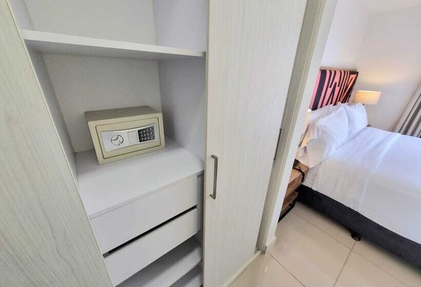 ホテル Origen Local Suites