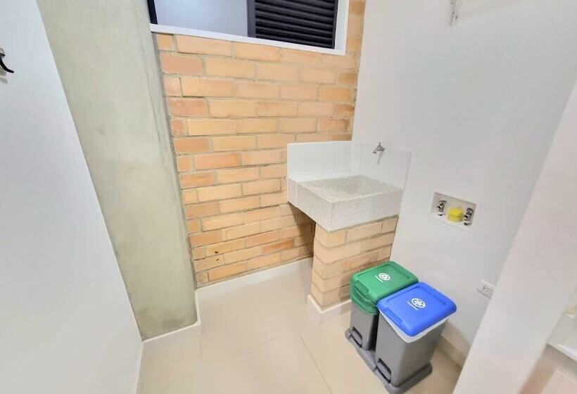 ホテル Origen Local Suites