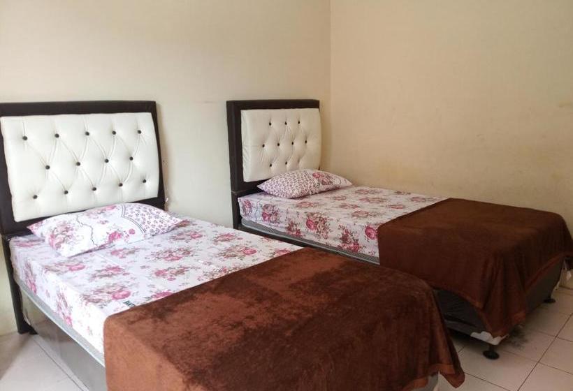 호텔 Oyo 3412 Penginapan Banto Grass Inn