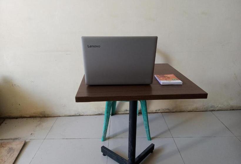 호텔 Oyo 3412 Penginapan Banto Grass Inn