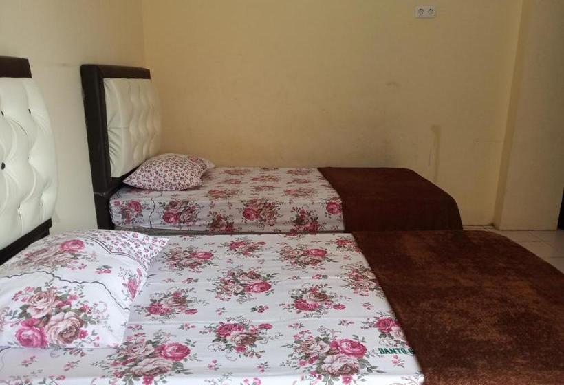 호텔 Oyo 3412 Penginapan Banto Grass Inn