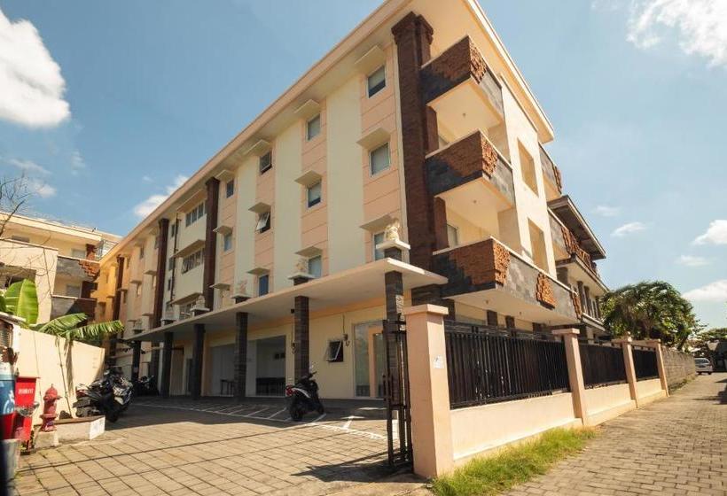 Отель Oyo 3427 Griya Wika