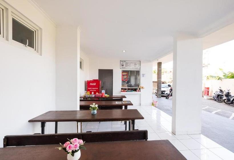 Отель Oyo 3427 Griya Wika