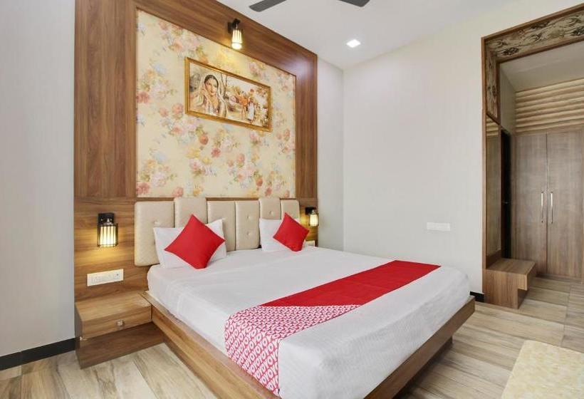 هتل Oyo 71691 Lord S Homestay