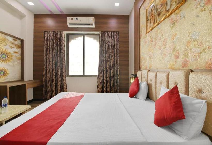 هتل Oyo 71691 Lord S Homestay