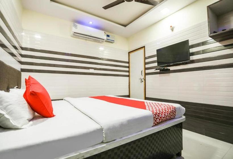 فندق Oyo 71693 Starlight