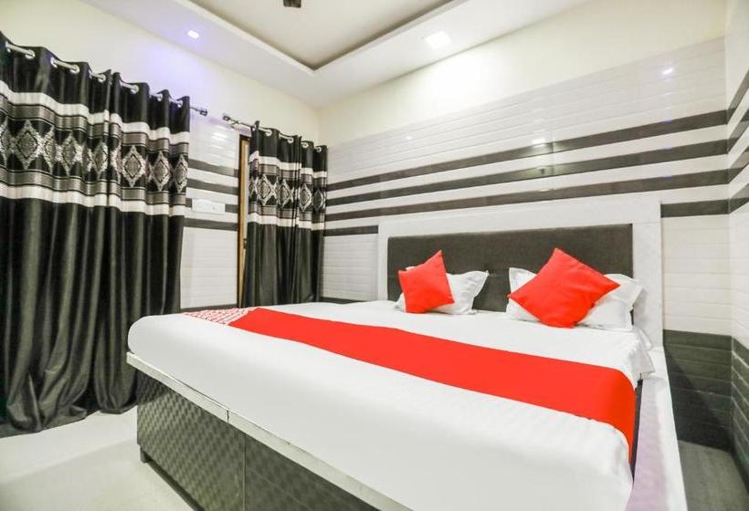 فندق Oyo 71693 Starlight