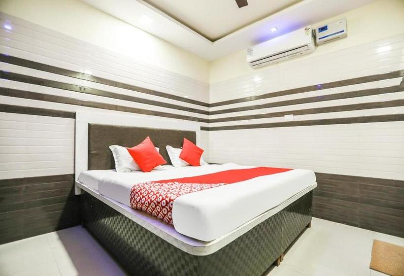 فندق Oyo 71693 Starlight