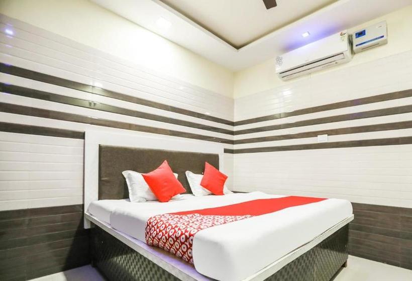 فندق Oyo 71693 Starlight