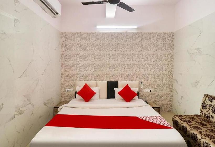Отель Oyo 72186 Joy Rooms Bawana Industrial Area