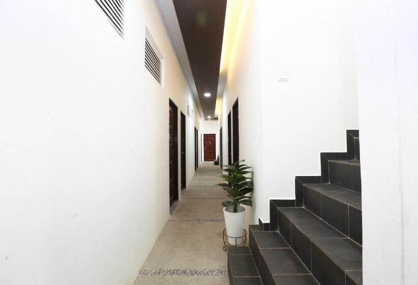 فندق Oyo 89678 Ady