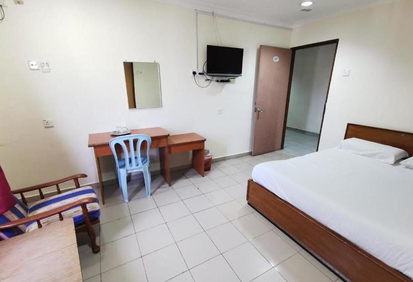 בית מלון כפרי Oyo 89817  Sura