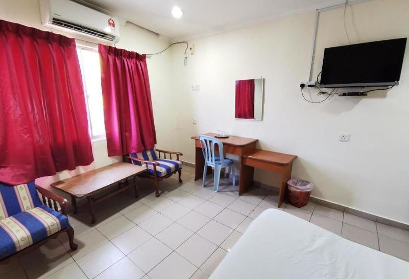 בית מלון כפרי Oyo 89817  Sura