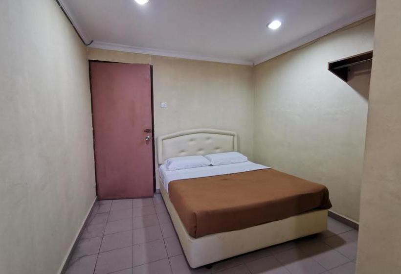 בית מלון כפרי Oyo 89817  Sura