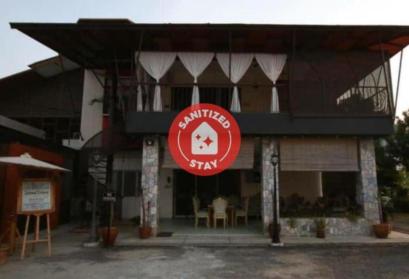 Отель Oyo 90047 Bangi Guest House