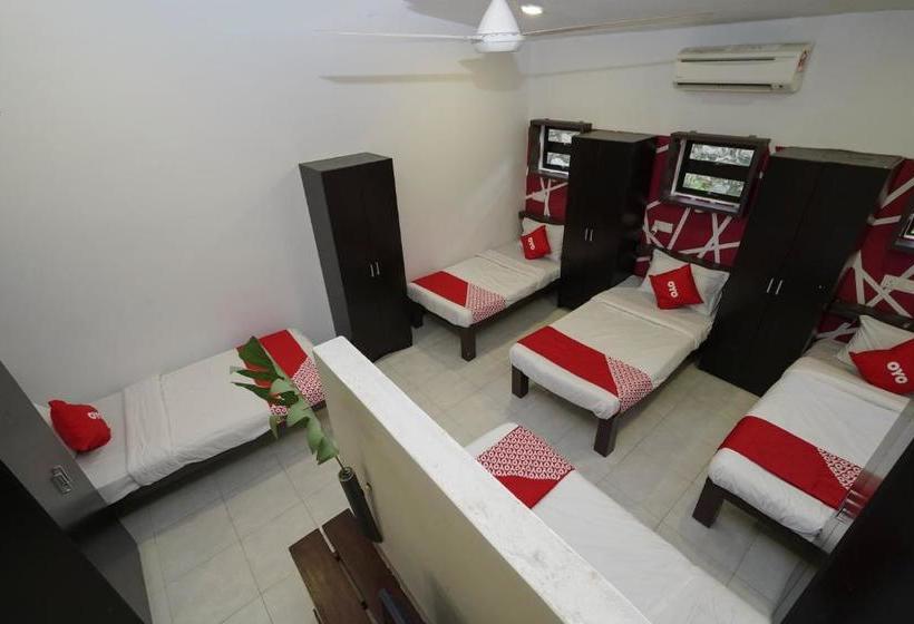 Отель Oyo 90047 Bangi Guest House