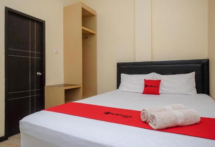 酒店 Reddoorz Near Taman Pantai Alam Indah Tegal