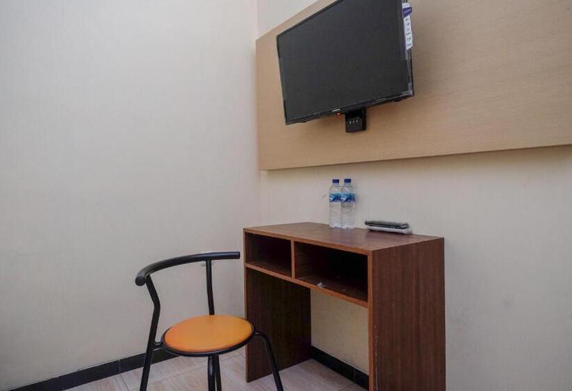 酒店 Reddoorz Near Taman Pantai Alam Indah Tegal