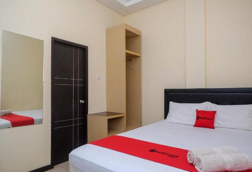 酒店 Reddoorz Near Taman Pantai Alam Indah Tegal