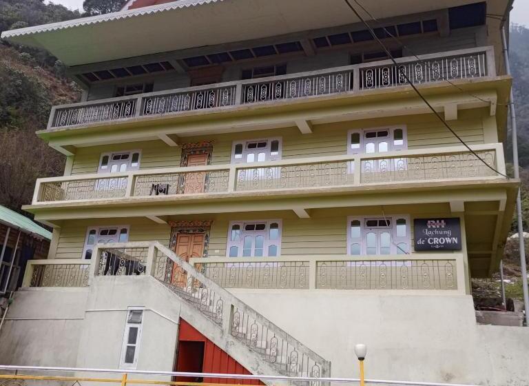 호텔 Rufina Lachung De Crown