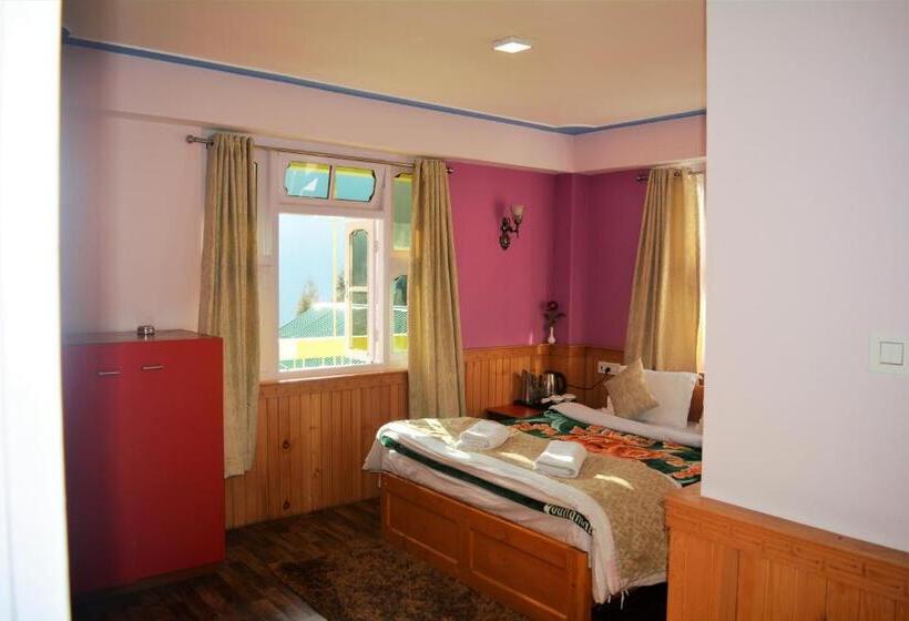 호텔 Rufina Lachung De Crown