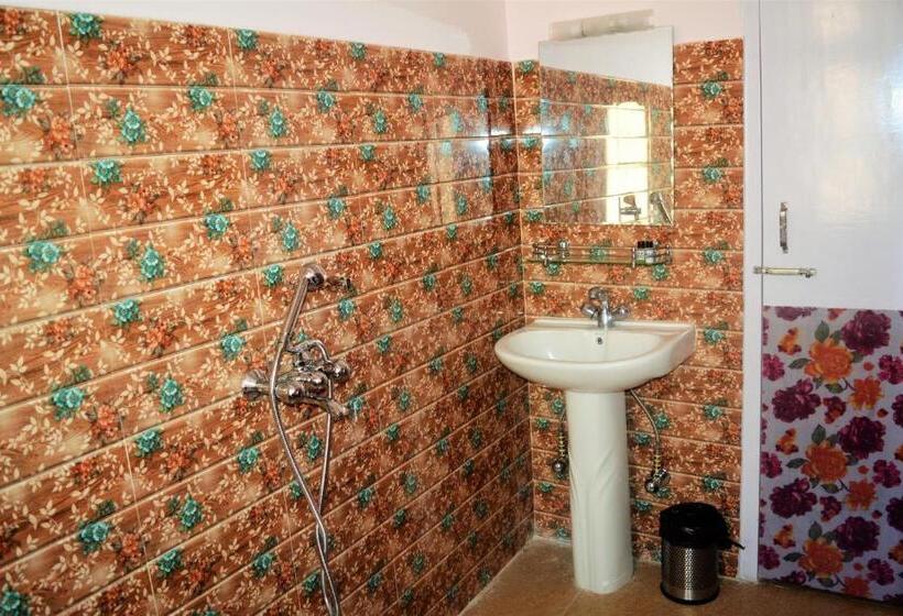 호텔 Rufina Lachung De Crown