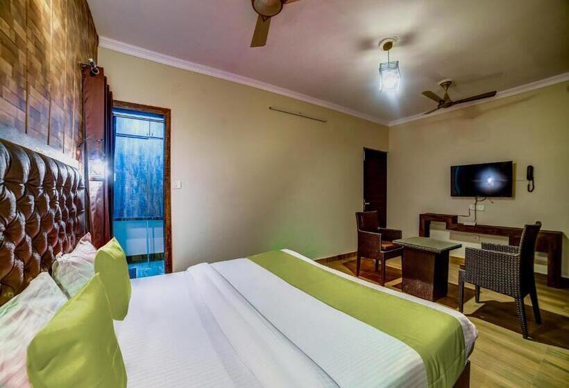 בית מלון כפרי Sahastradhara Riverresort