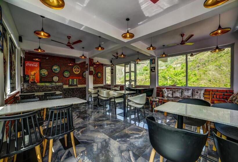 ホテル Sahastradhara Riverresort