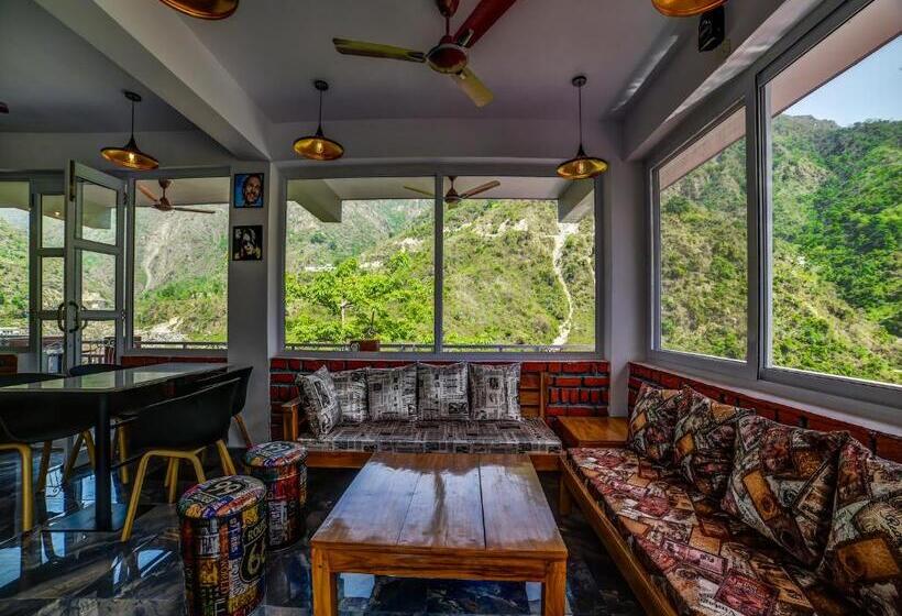 בית מלון כפרי Sahastradhara Riverresort