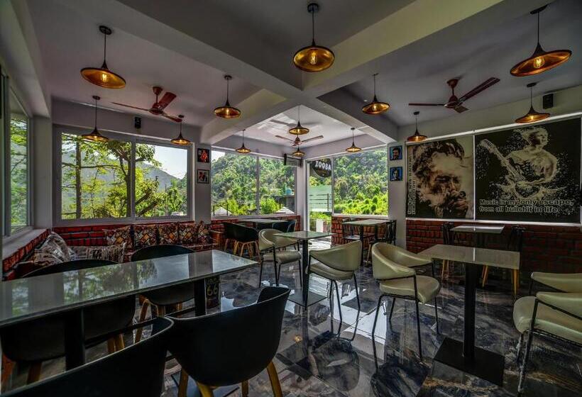 ホテル Sahastradhara Riverresort