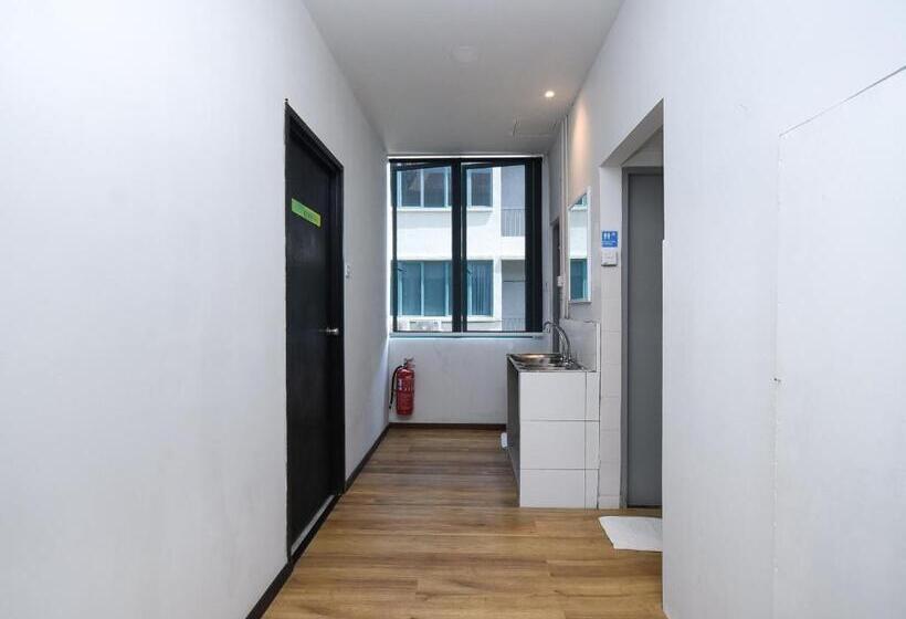 هتل Spot On 89838 Lm Residence