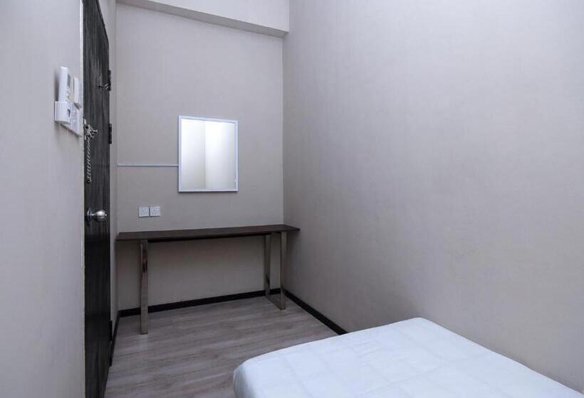 فندق Spot On 89838 Lm Residence