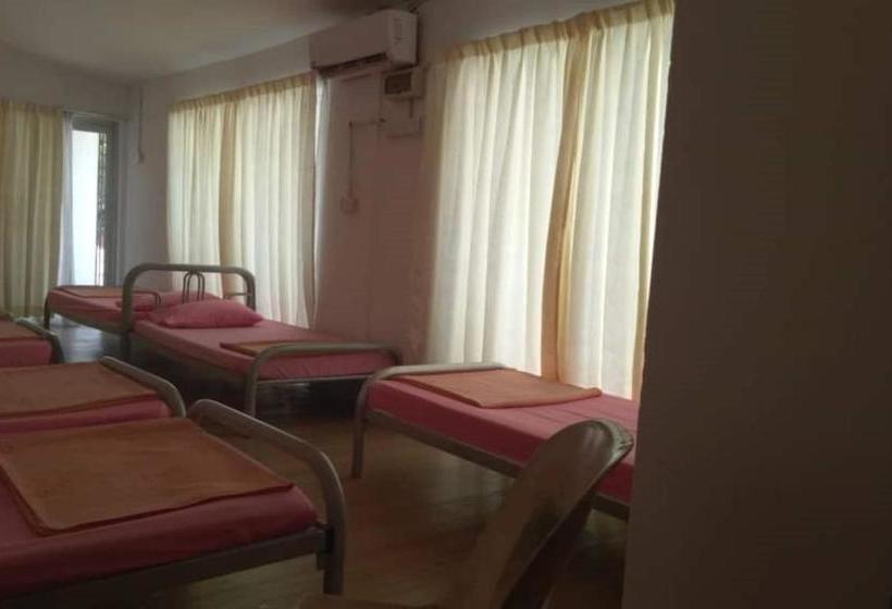 ホテル Spot On 90064 Bgh Hostel Lama