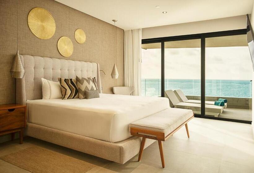 هتل The Fives Oceanfront