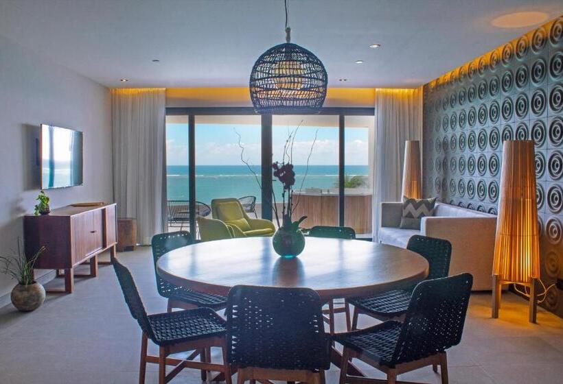 هتل The Fives Oceanfront