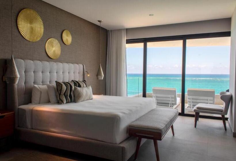 Отель The Fives Oceanfront