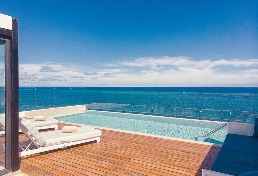 Отель The Fives Oceanfront