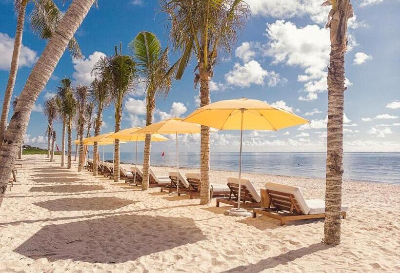 Отель The Fives Oceanfront