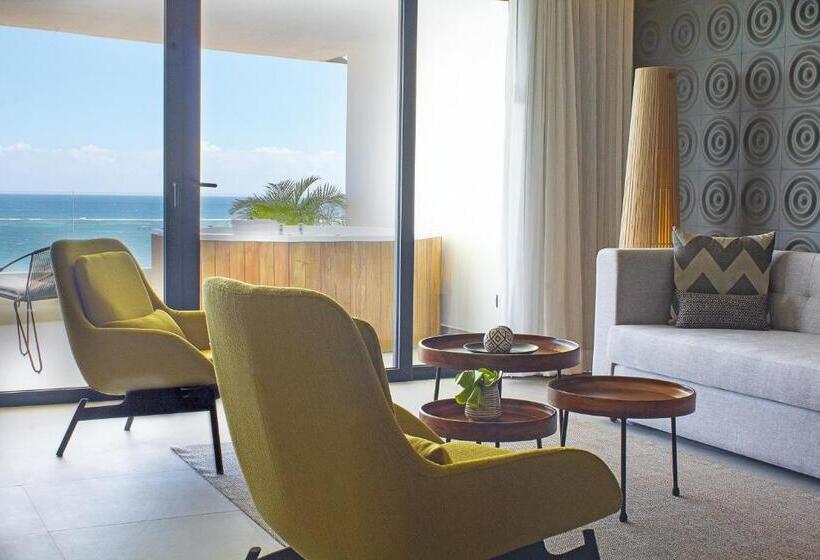 Отель The Fives Oceanfront