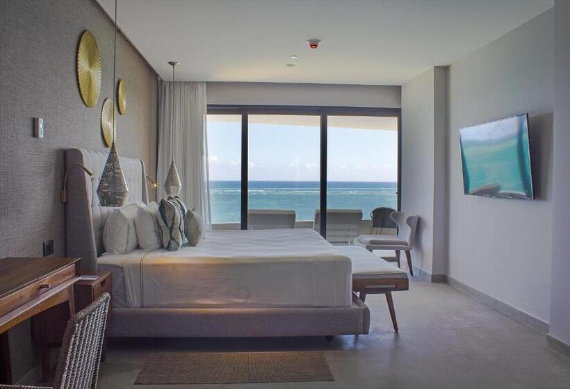 Отель The Fives Oceanfront