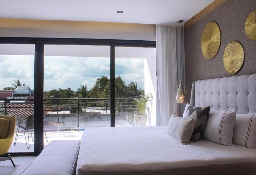 Отель The Fives Oceanfront