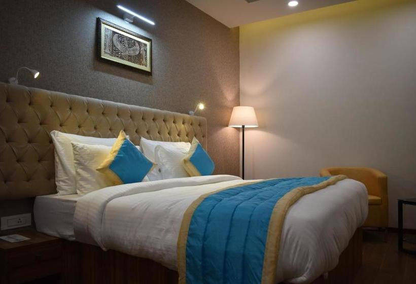 The Grand Hotel, Muzaffarpur